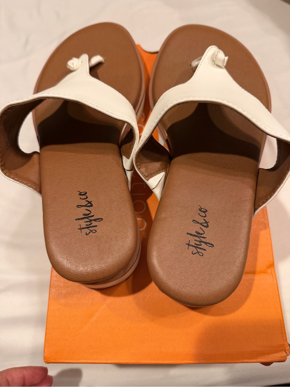 Clarks White Leather Thong Sandals with Brown Footbed